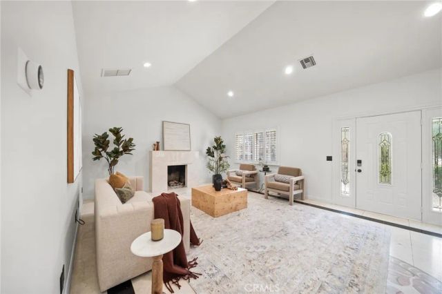 918 5th, Los Angeles, CA 90019