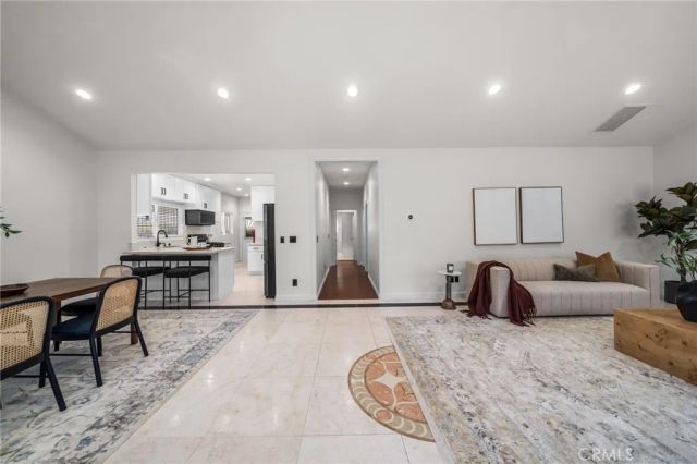 918 5th, Los Angeles, CA 90019