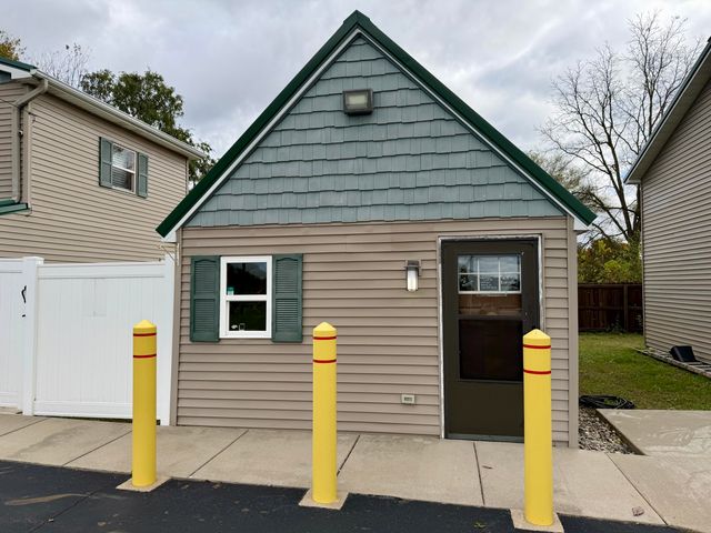 396 & 398 N 20th Street, Springfield City, MI 49037