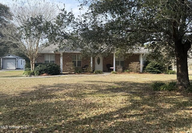 2088 Scianna Lane, Bay Saint Louis, MS 39520