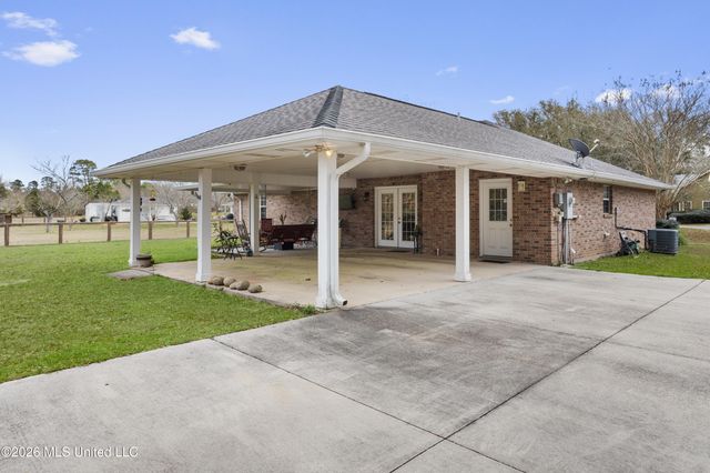 2088 Scianna Lane, Bay Saint Louis, MS 39520