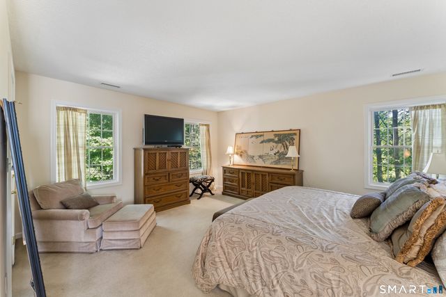 285 Mallard Drive, Orange, CT 06477