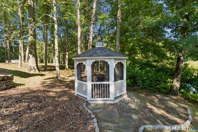 285 Mallard Drive, Orange, CT 06477