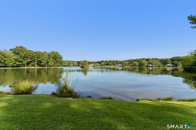 285 Mallard Drive, Orange, CT 06477