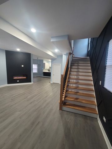 320 N Menard Avenue, Chicago, IL 60644