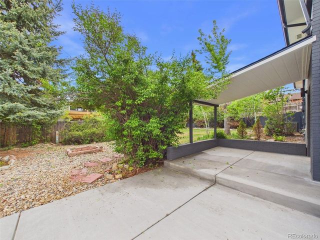 6128 Xenon St, Arvada, CO 80004
