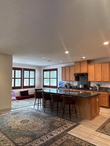 10005 W Atrio Cir, Elk Grove, CA 95757