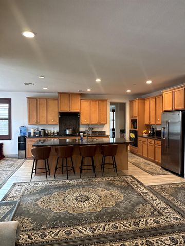 10005 W Atrio Cir, Elk Grove, CA 95757