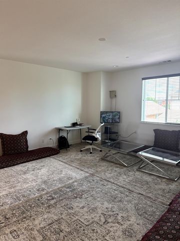 10005 W Atrio Cir, Elk Grove, CA 95757