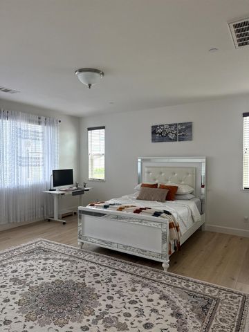 10005 W Atrio Cir, Elk Grove, CA 95757