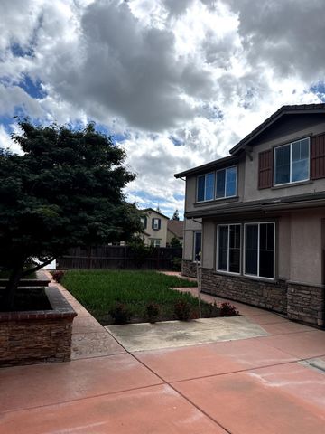 10005 W Atrio Cir, Elk Grove, CA 95757