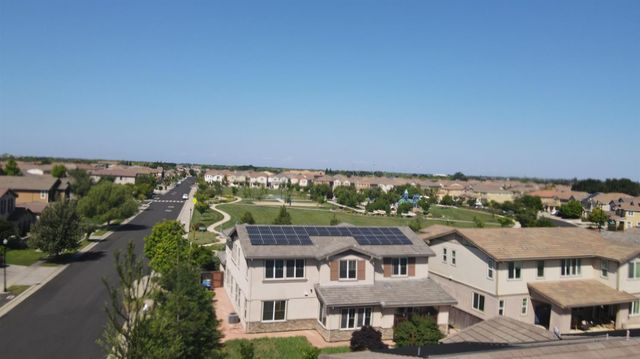 10005 W Atrio Cir, Elk Grove, CA 95757