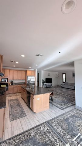 10005 W Atrio Cir, Elk Grove, CA 95757