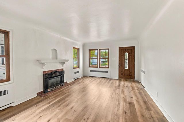 940 CHRISTIANA STREET, Green Bay, WI 54303