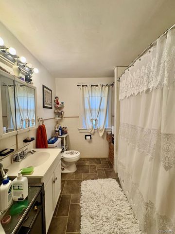 15346 Dexter Avenue, Detroit, MI 48238