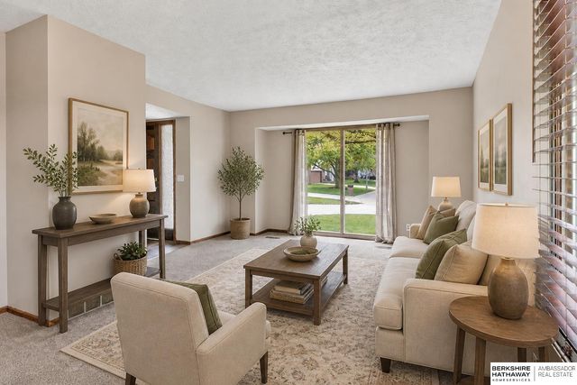 14804 Decatur Plaza, Omaha, NE 68154