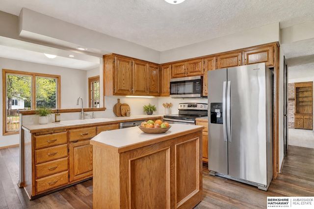 14804 Decatur Plaza, Omaha, NE 68154