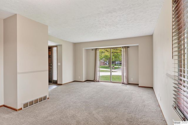 14804 Decatur Plaza, Omaha, NE 68154