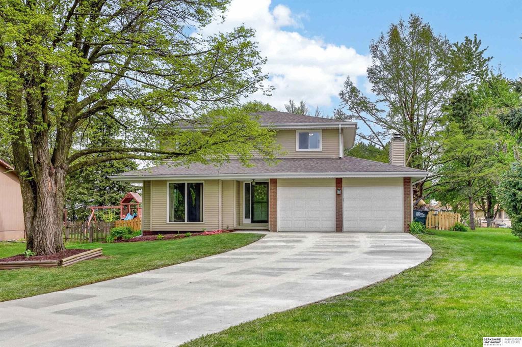 14804 Decatur Plaza, Omaha, NE 68154