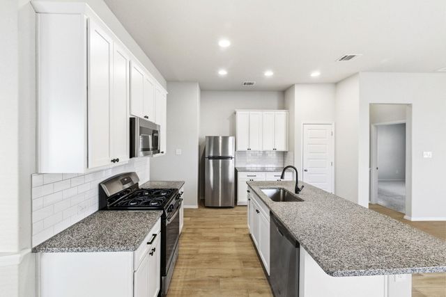 104 Crooked TRL, Bastrop, TX 78602