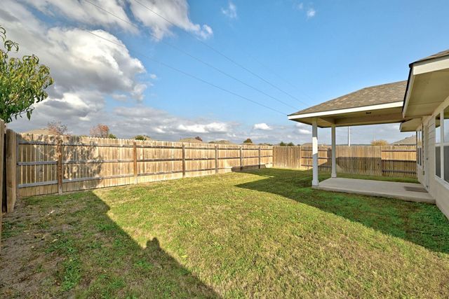104 Crooked TRL, Bastrop, TX 78602