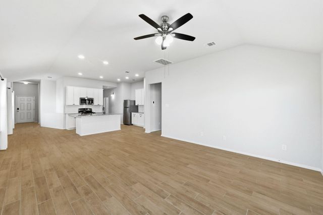 104 Crooked TRL, Bastrop, TX 78602