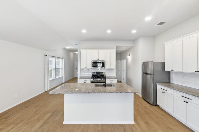 104 Crooked TRL, Bastrop, TX 78602