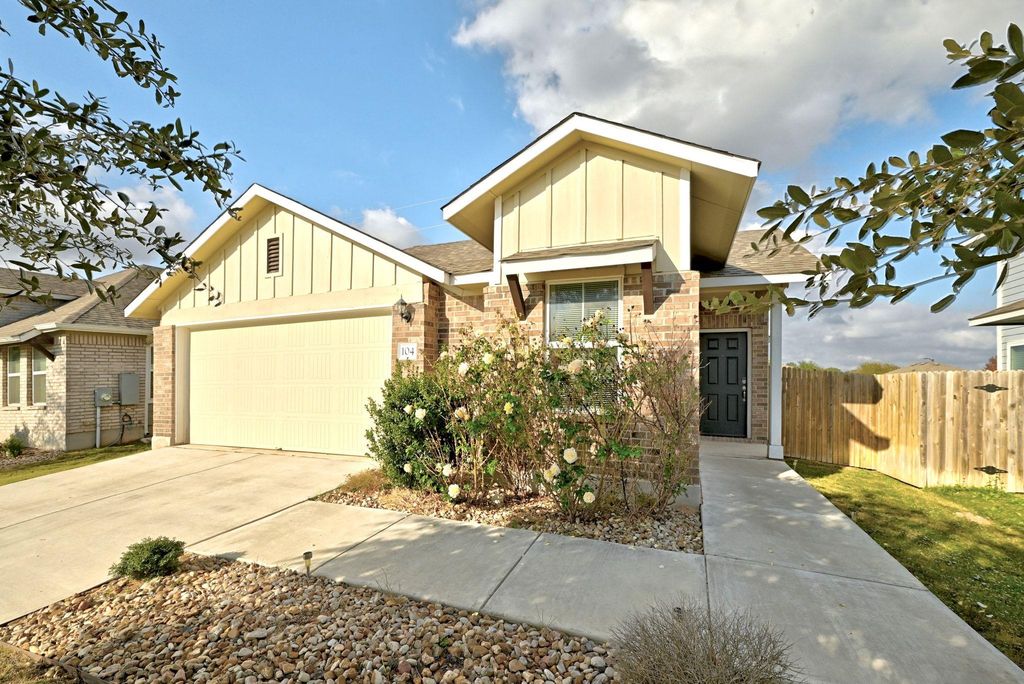 104 Crooked TRL, Bastrop, TX 78602