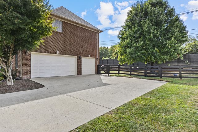 1268 Cape Cod Circle, Lexington, KY 40504