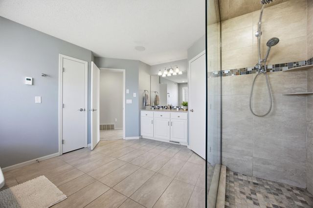 215 51st Avenue E, West Fargo, ND 58078