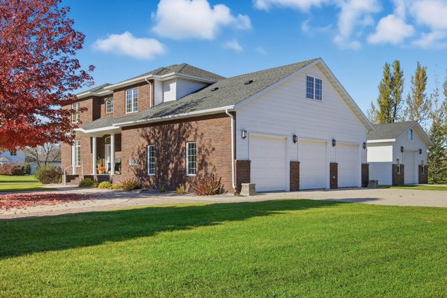 215 51st Avenue E, West Fargo, ND 58078