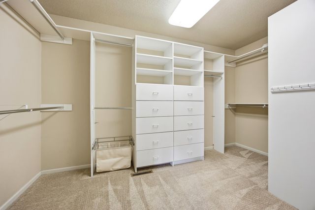 215 51st Avenue E, West Fargo, ND 58078