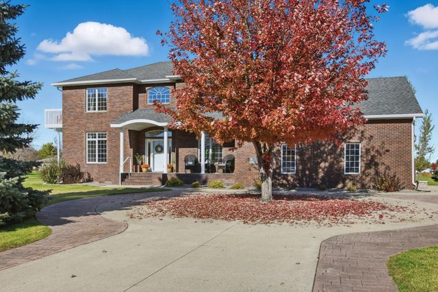 215 51st Avenue E, West Fargo, ND 58078