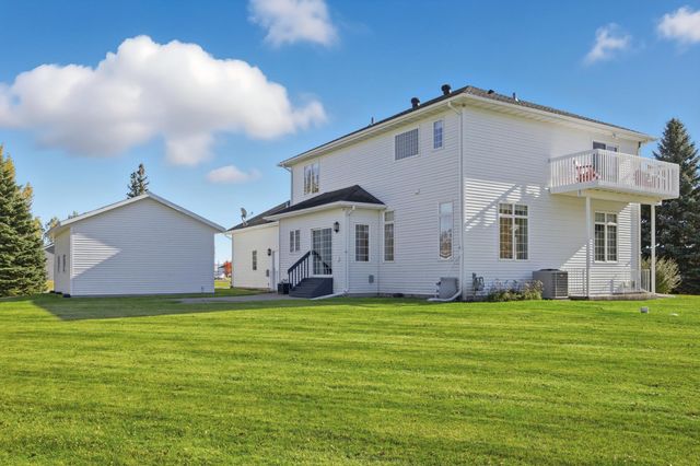 215 51st Avenue E, West Fargo, ND 58078