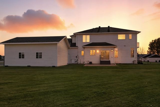 215 51st Avenue E, West Fargo, ND 58078