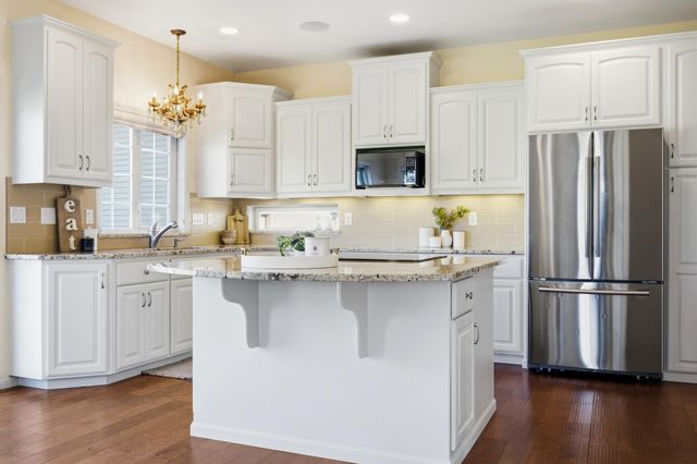 215 51st Avenue E, West Fargo, ND 58078