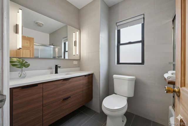 4450 Hill Avenue, Bronx, NY 10466