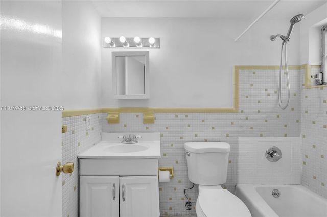 17050 NE 14th Ave 106, Miami, FL 33162