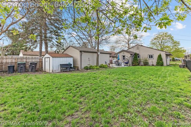 8003 Roosevelt Street, Taylor, MI 48180