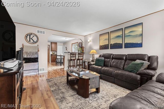 8003 Roosevelt Street, Taylor, MI 48180