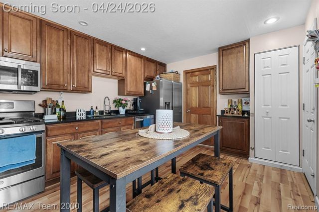 8003 Roosevelt Street, Taylor, MI 48180