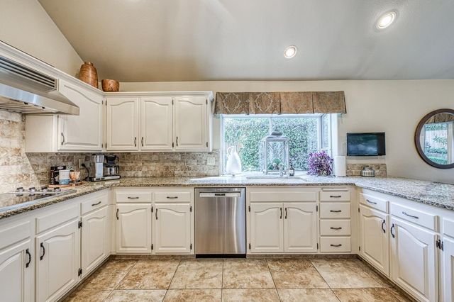 9212 N Maiden Lane, Fresno, CA 93720