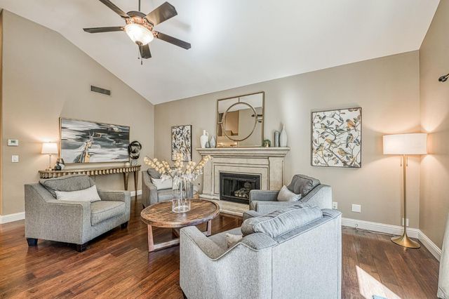 9212 N Maiden Lane, Fresno, CA 93720