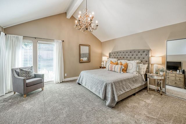 9212 N Maiden Lane, Fresno, CA 93720
