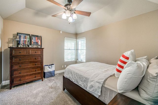 9212 N Maiden Lane, Fresno, CA 93720