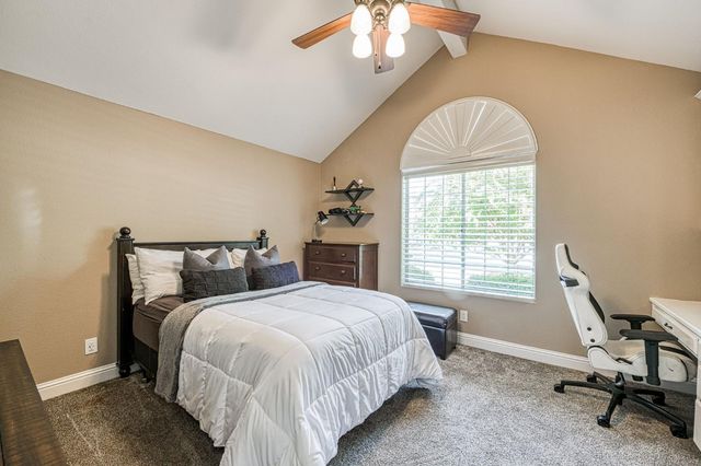 9212 N Maiden Lane, Fresno, CA 93720