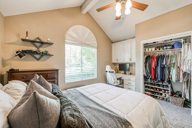 9212 N Maiden Lane, Fresno, CA 93720