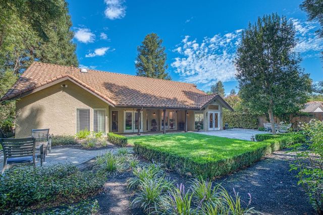9212 N Maiden Lane, Fresno, CA 93720