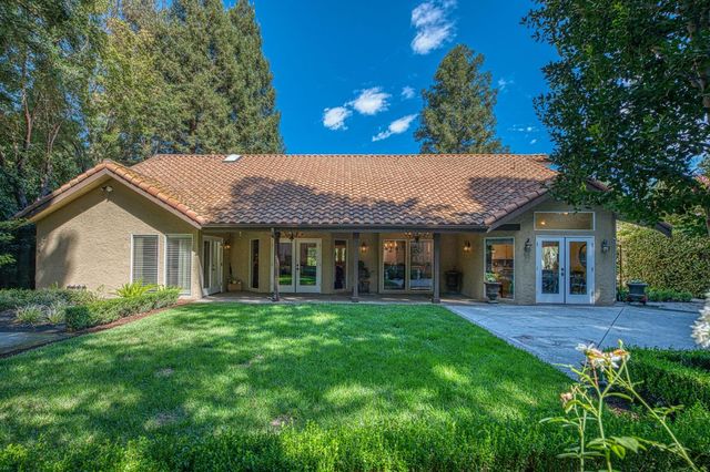 9212 N Maiden Lane, Fresno, CA 93720
