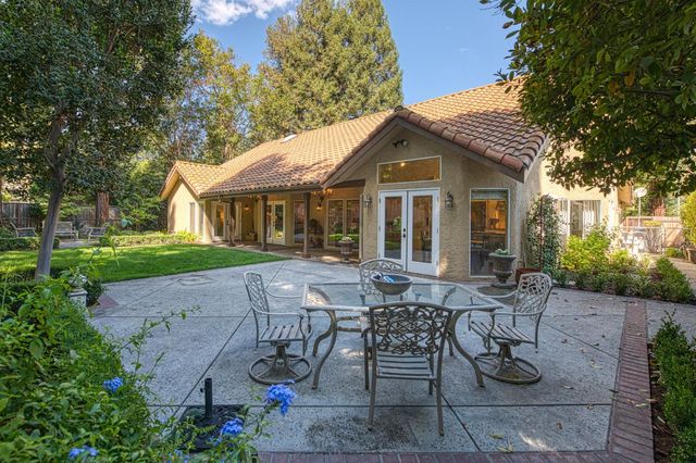 9212 N Maiden Lane, Fresno, CA 93720